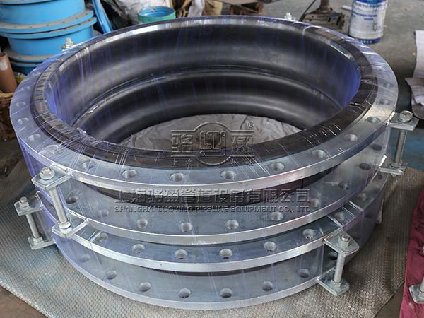 駱盈為南京金融城項目水循環系統配套防拉脫橡膠接頭