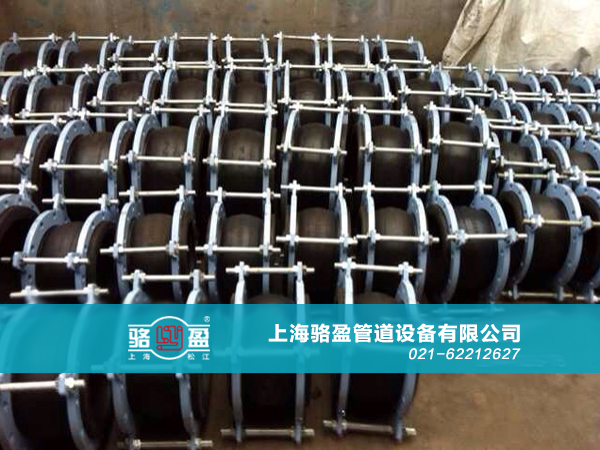 中國人民解放軍在和平時期和戰爭時期都起到了中流砥柱的作用